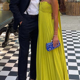 Katrina – Maxi abito con design a spalle scoperte, allacciatura e gonna plissettata