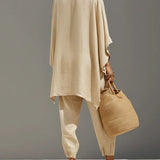 Caroline - Helles Khaki Asymmetrisches Minimalistisches Top und Jogginghose Set