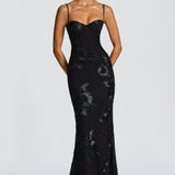 Robe longue moulante en dentelle