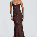 Robe longue moulante en dentelle