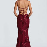 Robe longue moulante en dentelle